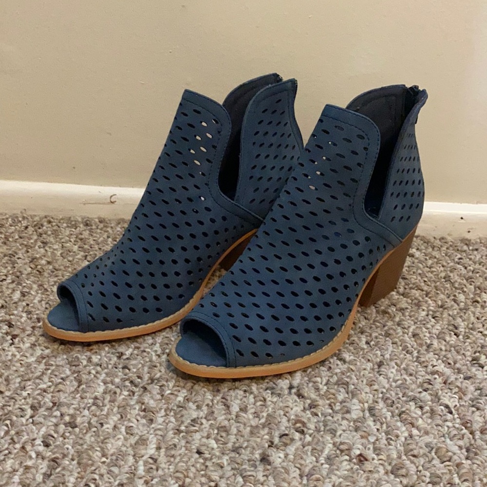 NEW open toe cut-out ankle booties w/ block heel